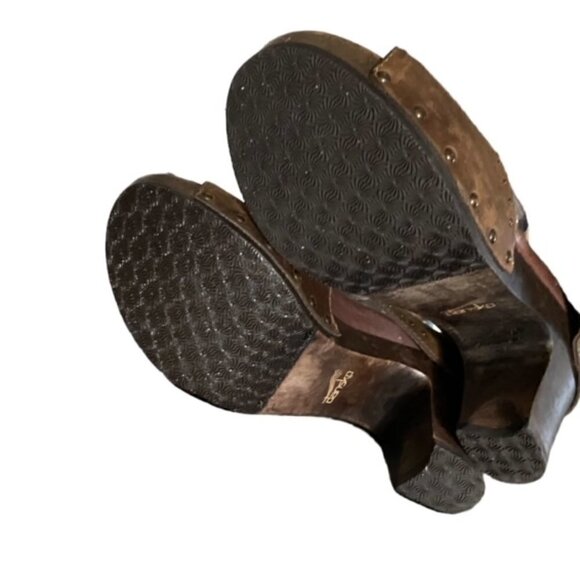 Dansko Ripley Crazy Horse Brown Studded Clog 40 - Picture 7 of 7